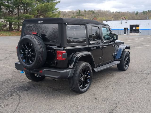 Used 2023 Jeep Wrangler Unlimited Sahara w/ Cold Weather Group AWD/4WD image 5