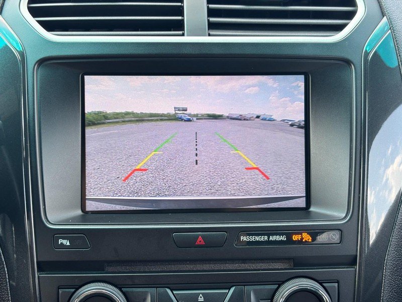 Used 2016 Ford Explorer XLT w/ Equipment Group 202A FWD image 24