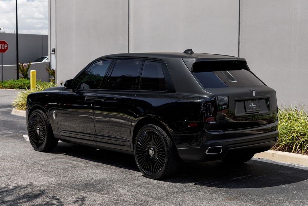 Used 2020 Rolls-Royce Cullinan AWD/4WD image 3