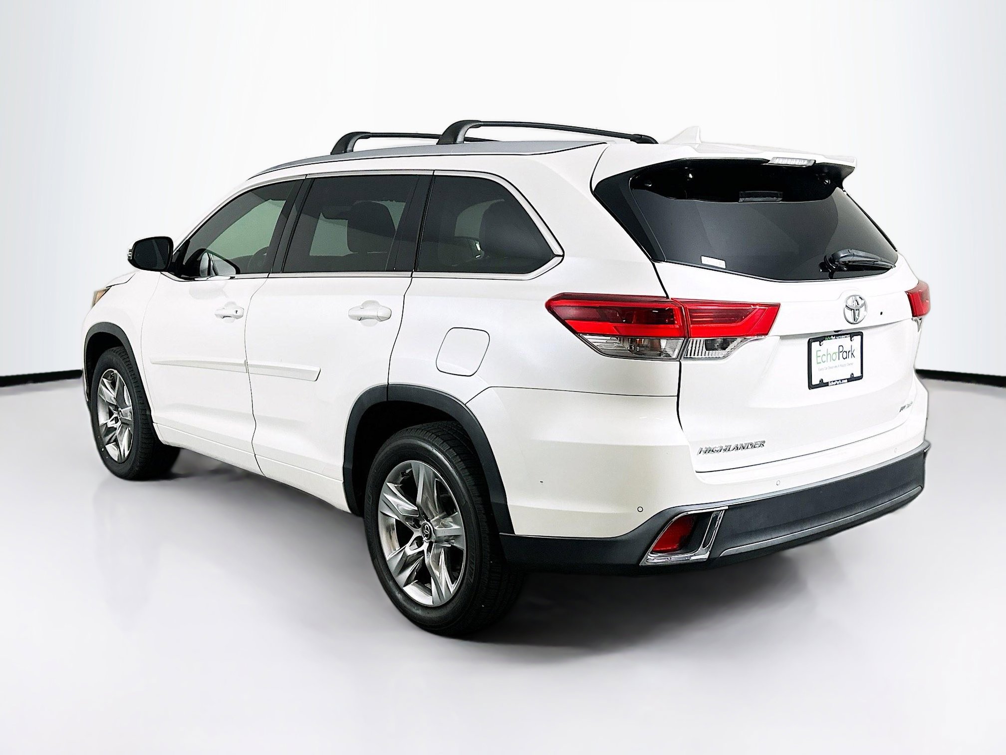 Used 2019 Toyota Highlander Limited FWD image 5