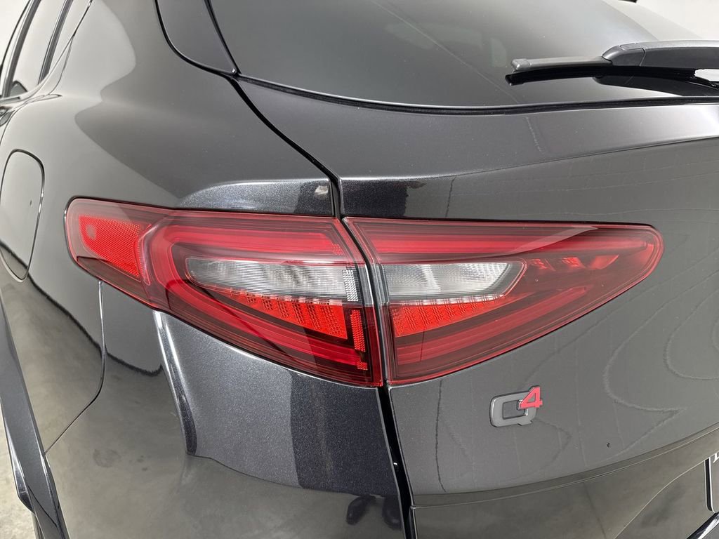 Used 2020 Alfa Romeo Stelvio Quadrifoglio image 18