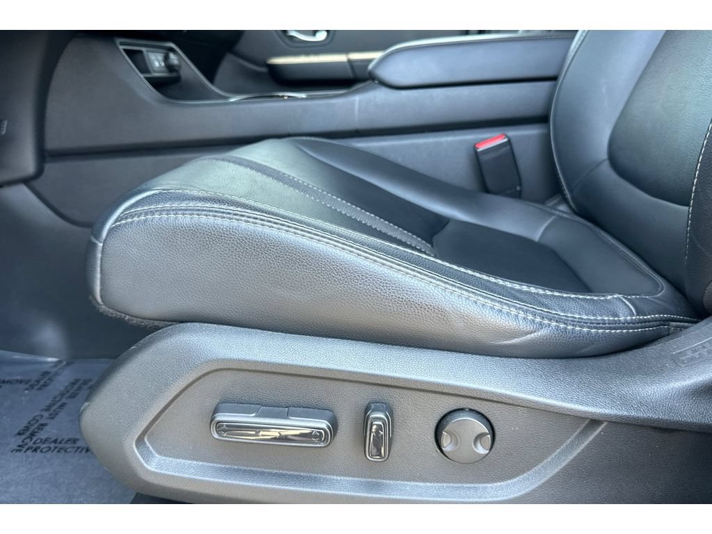Certified 2025 Honda Pilot Touring image 13