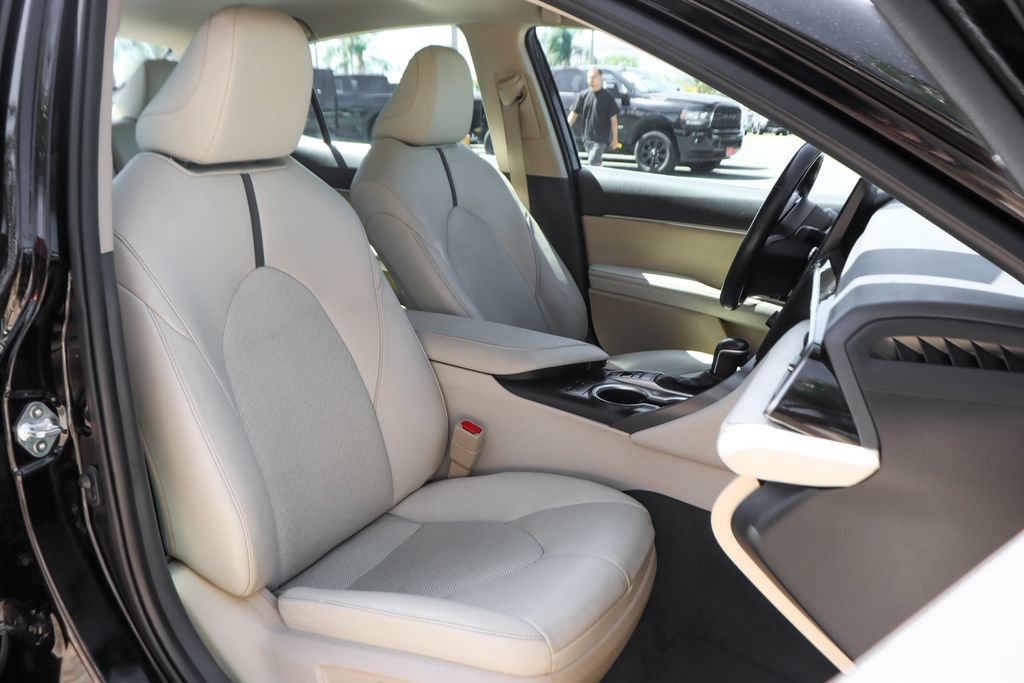 Used 2023 Toyota Camry XLE FWD image 37