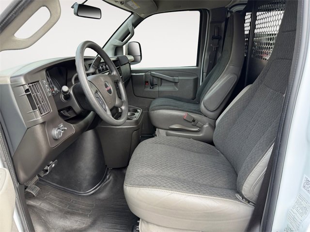Used 2024 GMC Savana 2500 w/ Driver Convenience Package image 9