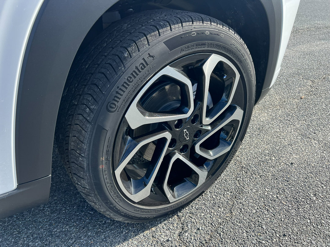 Used 2025 Chevrolet Trax RS w/ Sunroof Package image 9