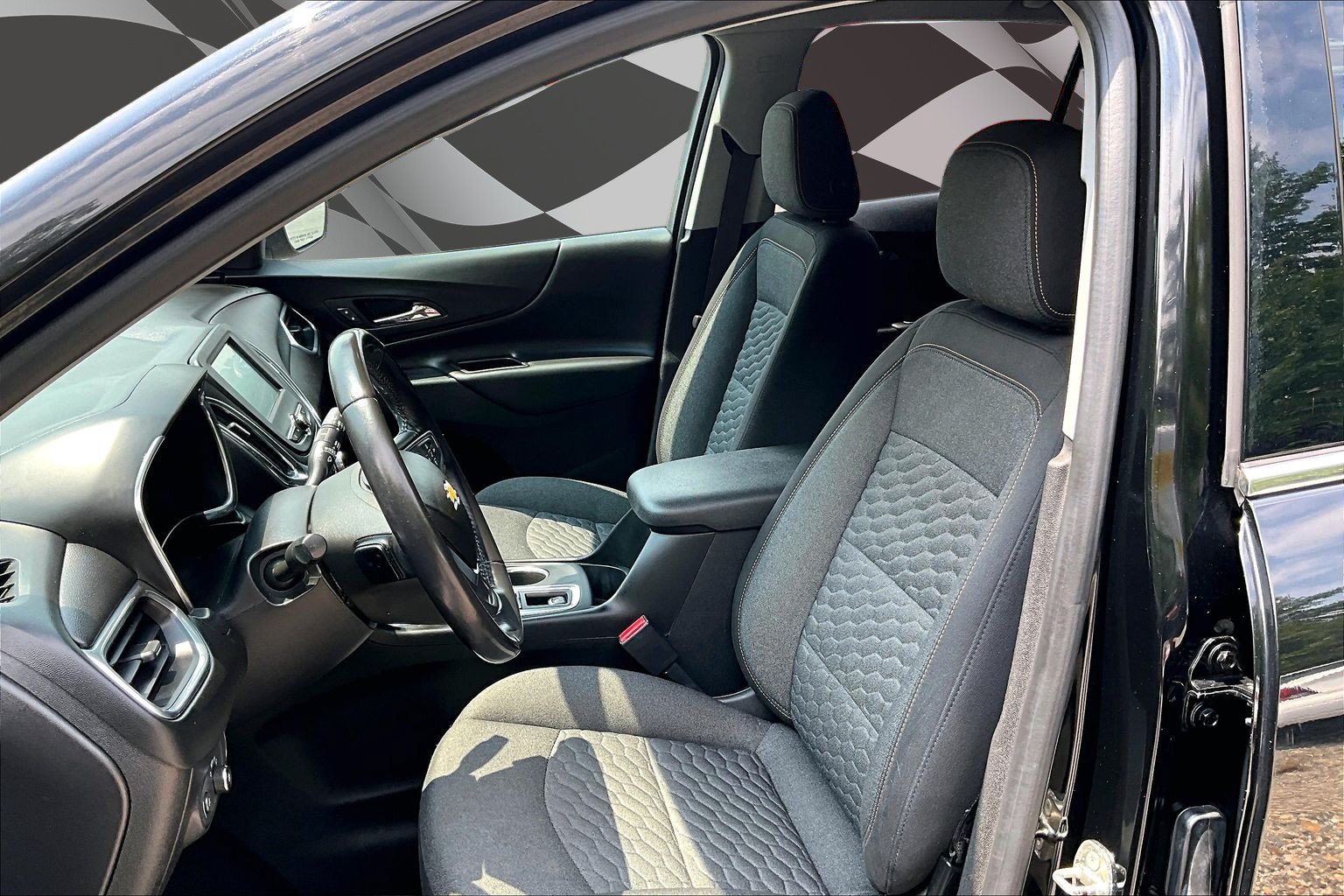 Used 2018 Chevrolet Equinox LT AWD/4WD image 25