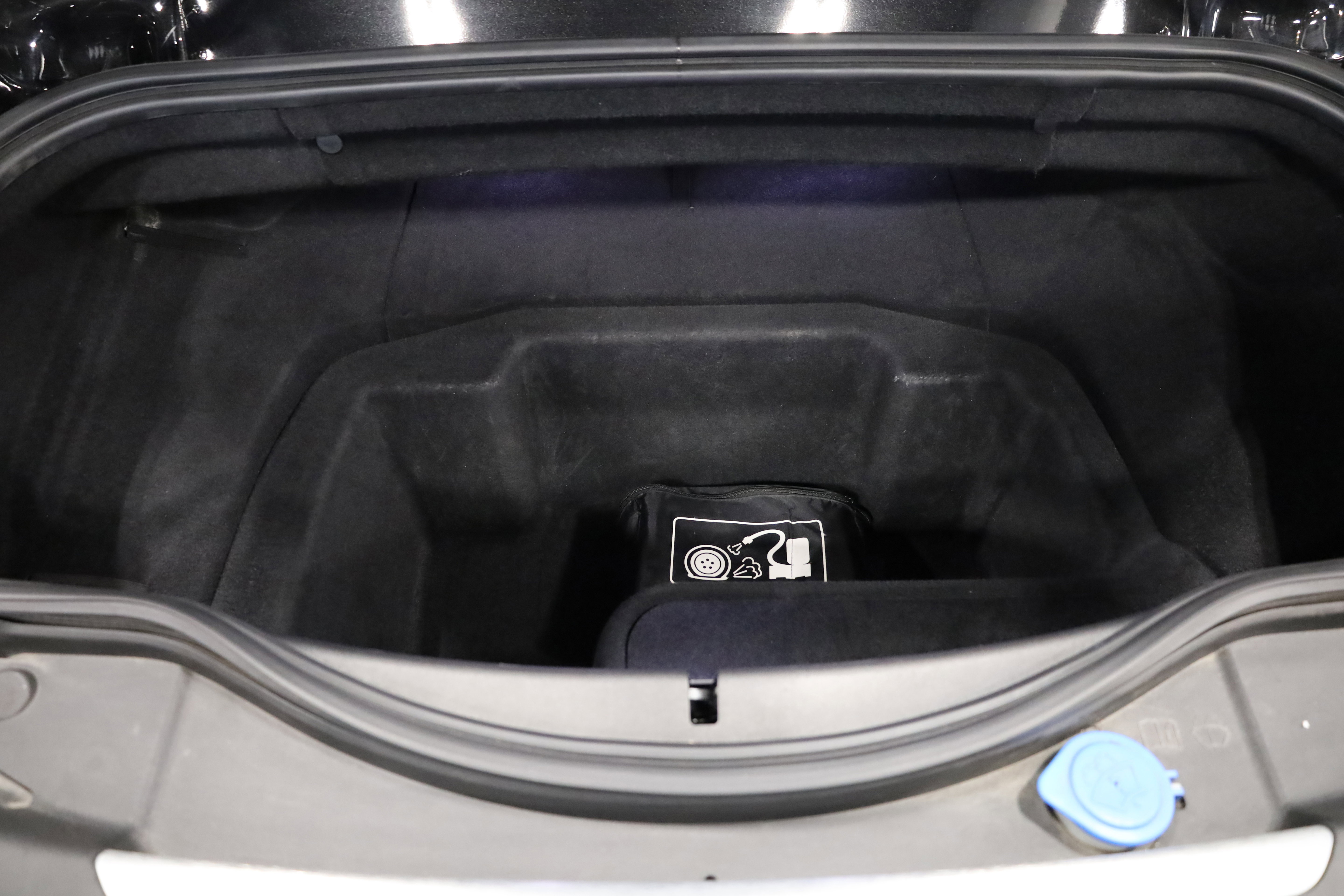 Used 2020 Jaguar F-TYPE SVR image 7