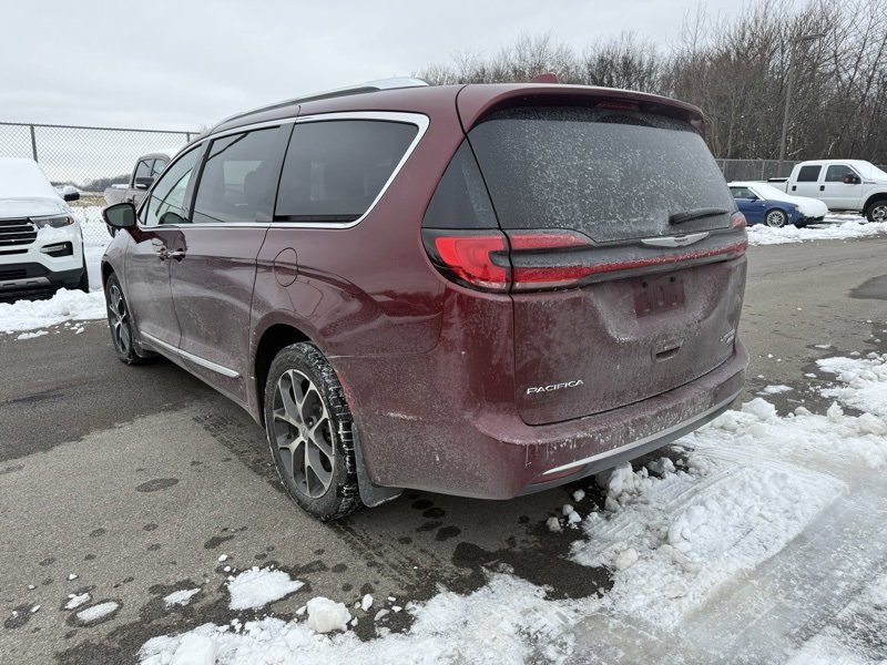 Used 2021 Chrysler Pacifica Limited image 8