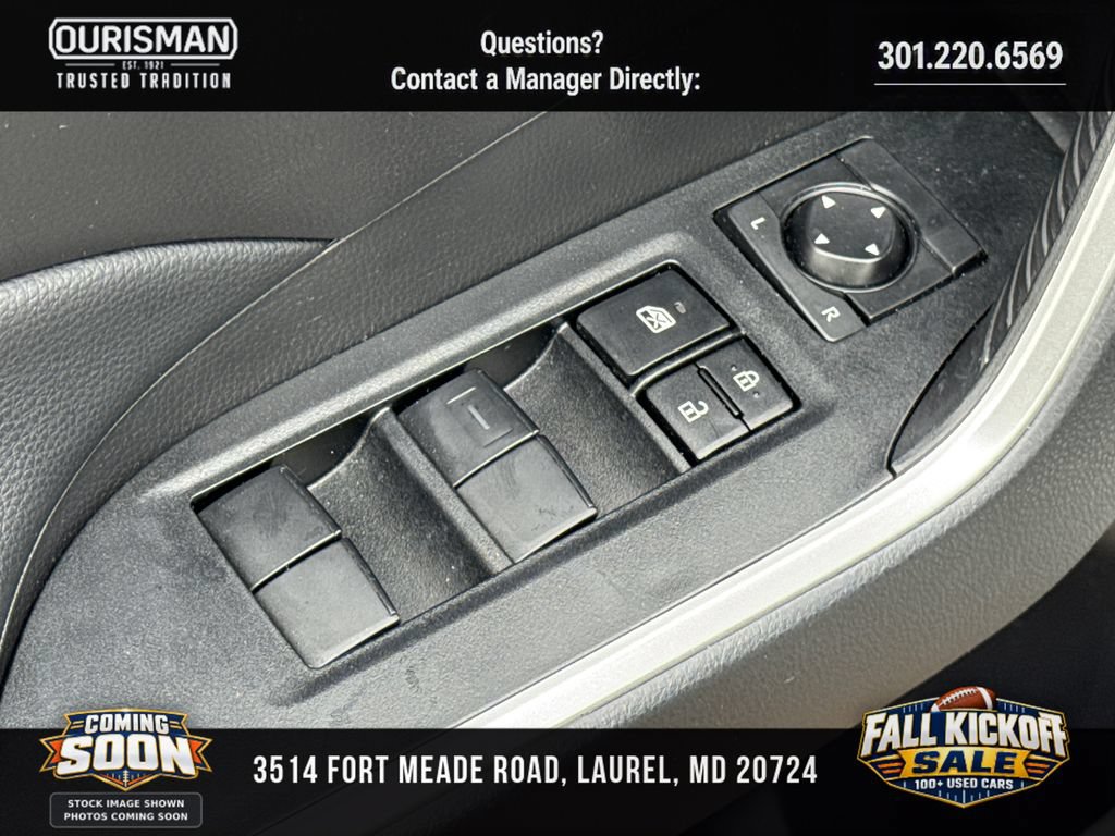 Used 2025 Toyota RAV4 LE AWD/4WD image 8