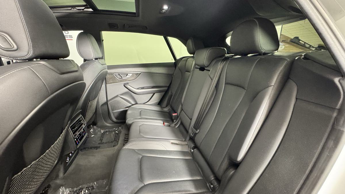 Used 2020 Audi Q8 Premium Plus w/ Premium Plus Package AWD/4WD image 29