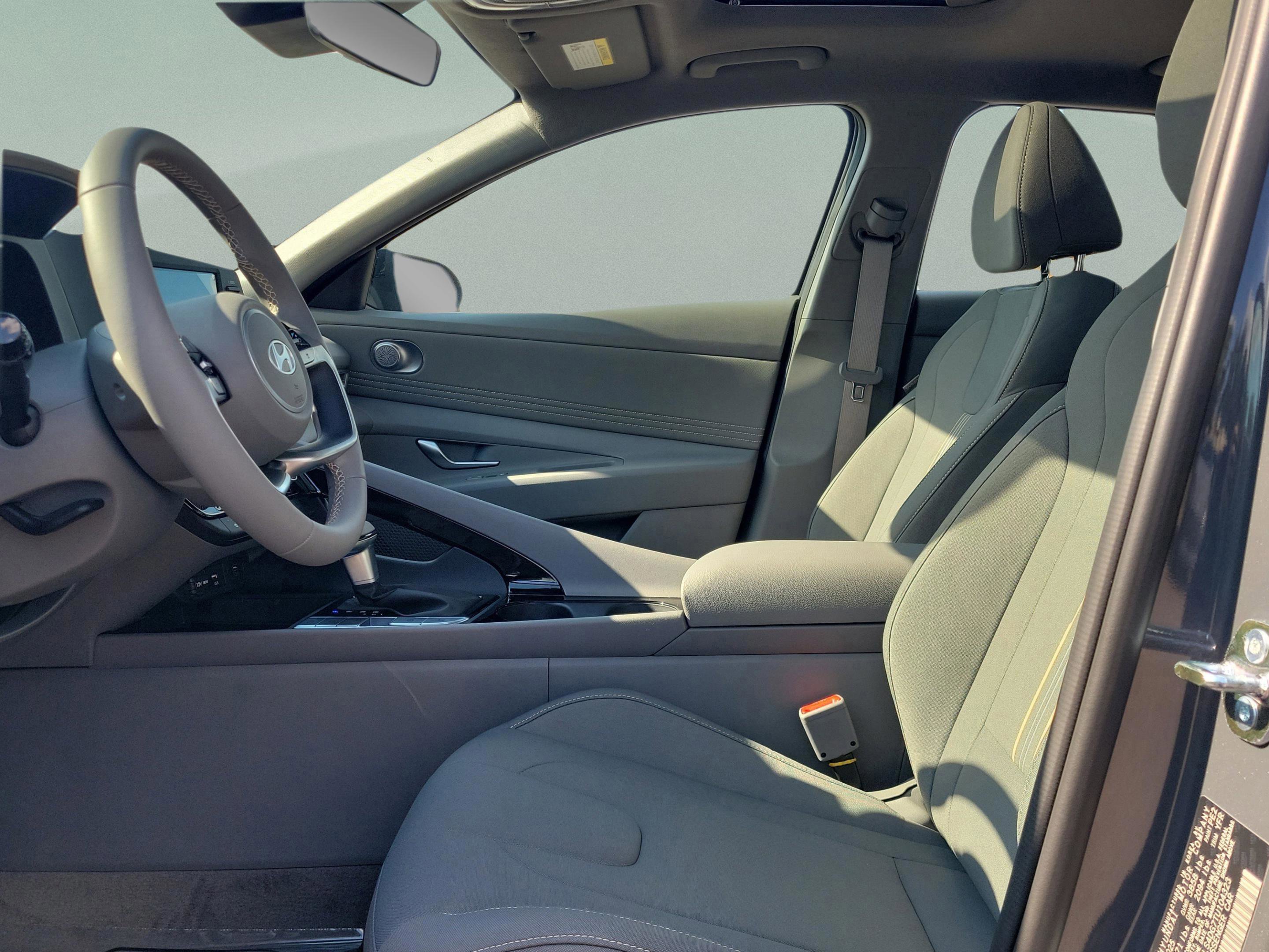 New 2026 Hyundai Elantra SEL Sport image 8