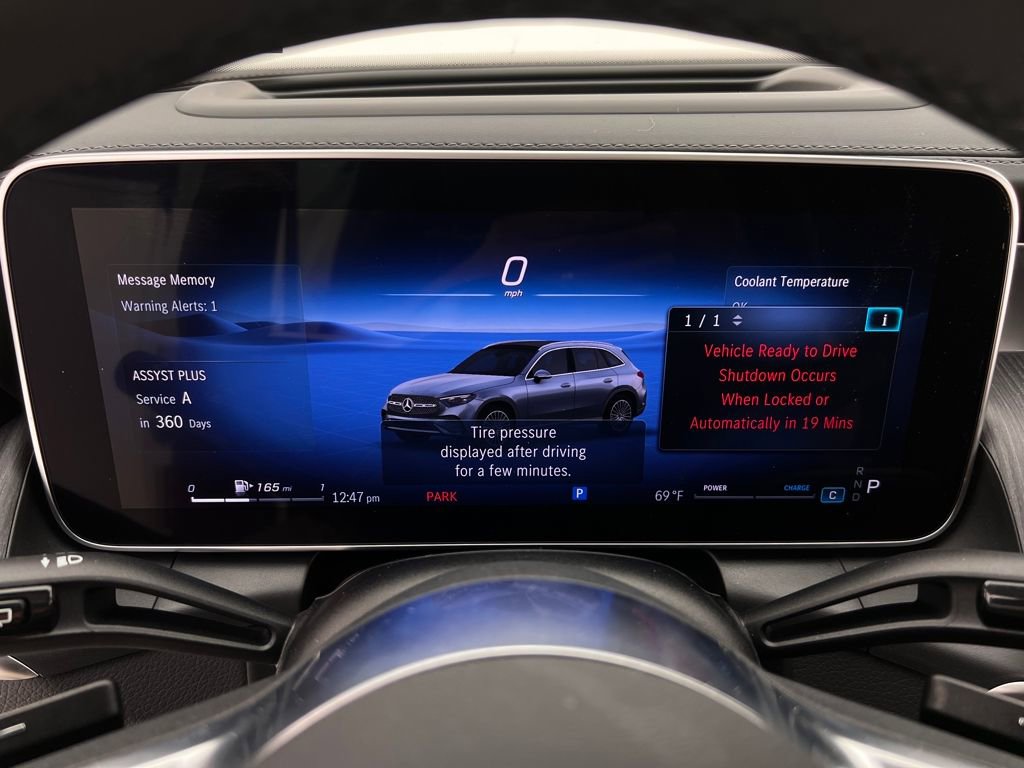 Used 2024 Mercedes-Benz GLC 300 4MATIC image 17