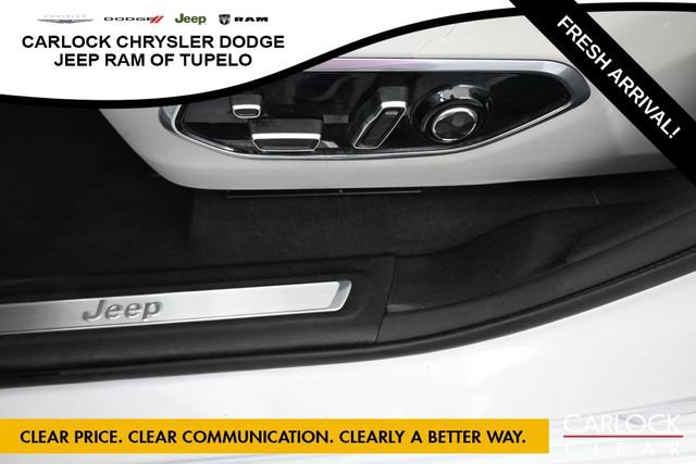 Used 2023 Jeep Grand Cherokee Overland w/ Luxury Tech Group IV AWD/4WD image 17