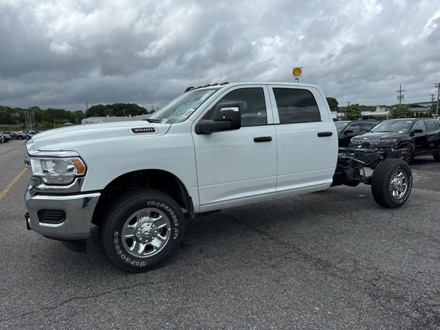 New 2024 RAM 3500 Tradesman image 6