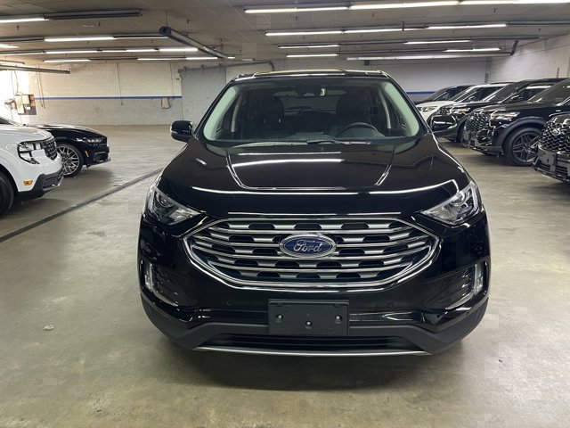 Used 2023 Ford Edge Titanium w/ Class II Trailer Tow Package AWD/4WD image 2