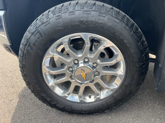 Used 2025 Chevrolet Silverado 2500 LTZ w/ LTZ Premium Package AWD/4WD image 41