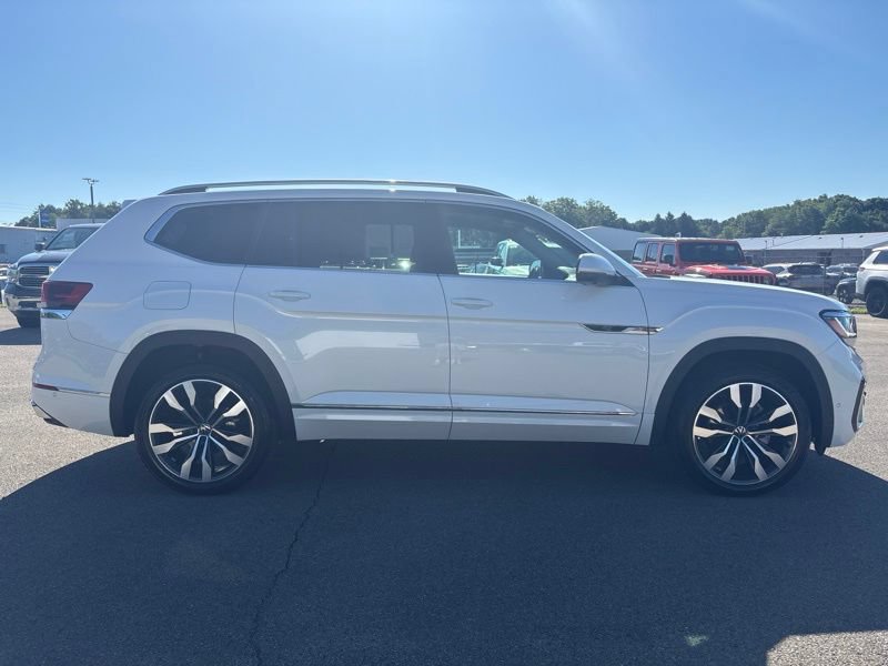 Used 2023 Volkswagen Atlas SEL Premium AWD/4WD image 2