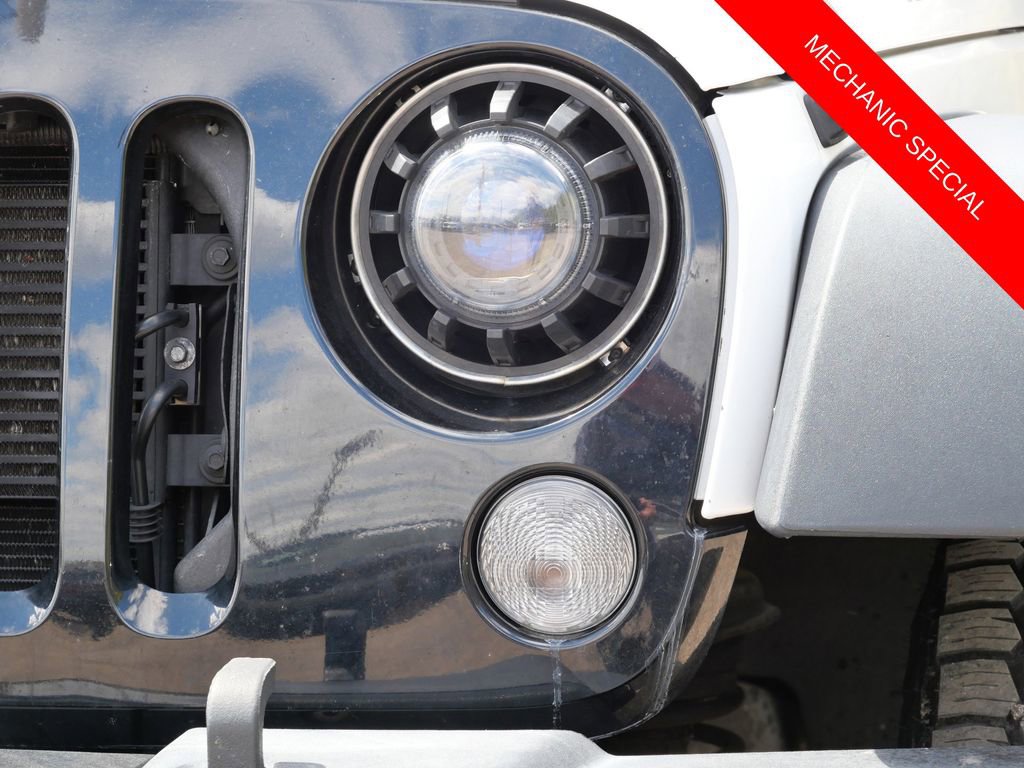 Used 2015 Jeep Wrangler Unlimited Sport AWD/4WD image 7