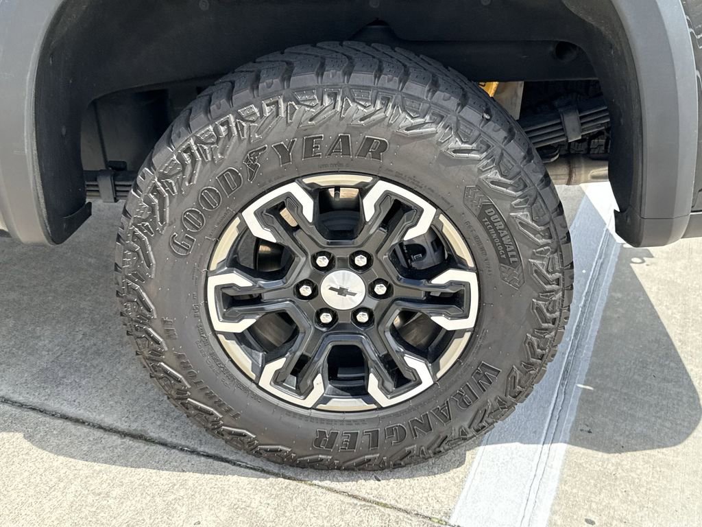 Used 2024 Chevrolet Silverado 1500 ZR2 w/ Technology Package image 30