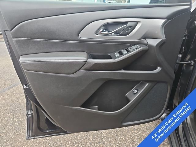 Used 2023 Chevrolet Traverse LT image 11