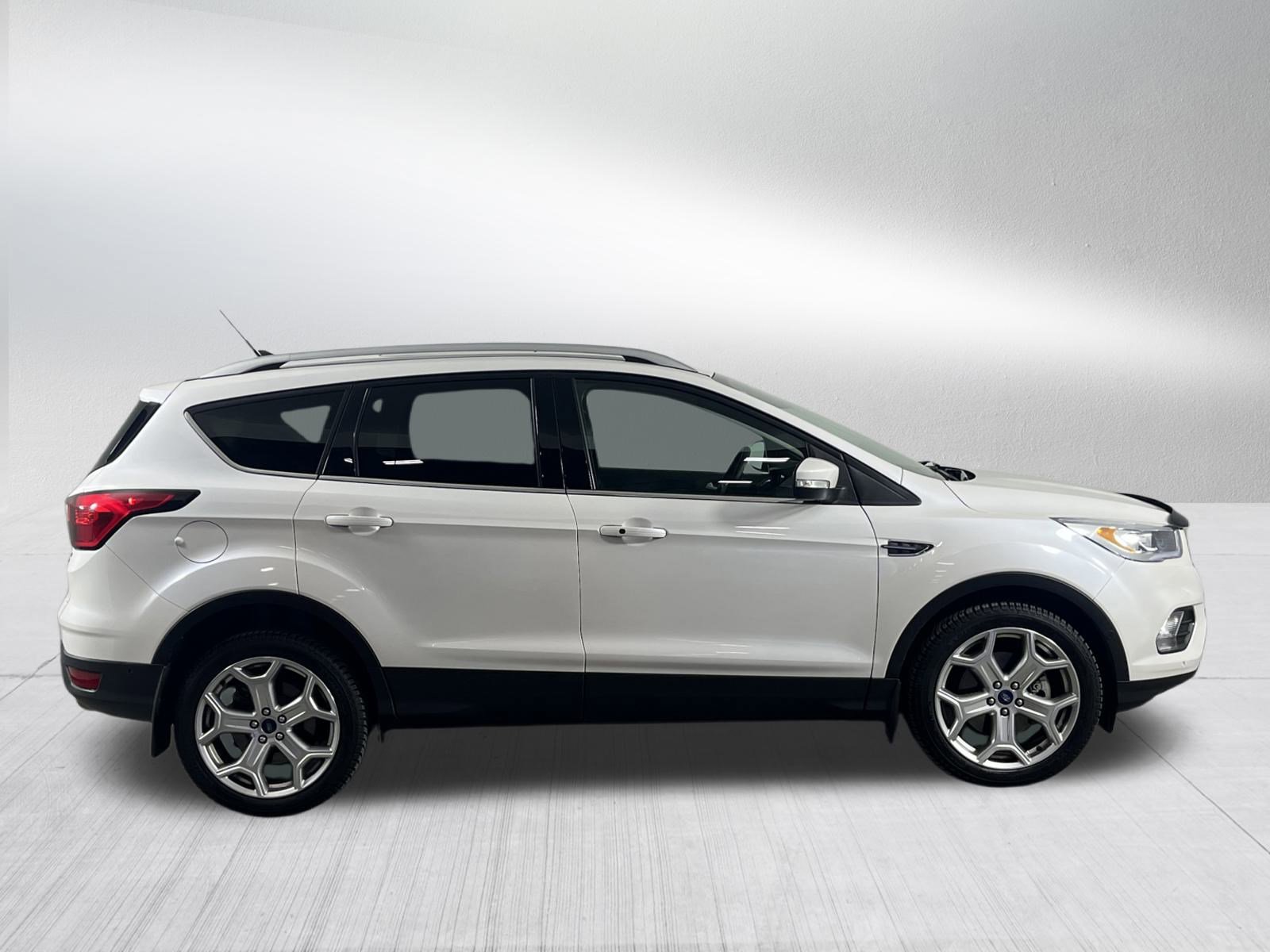 Used 2019 Ford Escape Titanium image 8