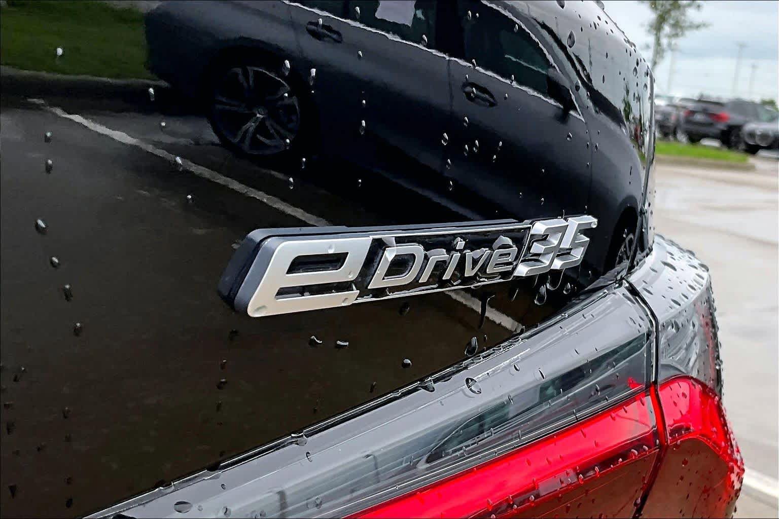 Used 2023 BMW i4 eDrive35 RWD image 9