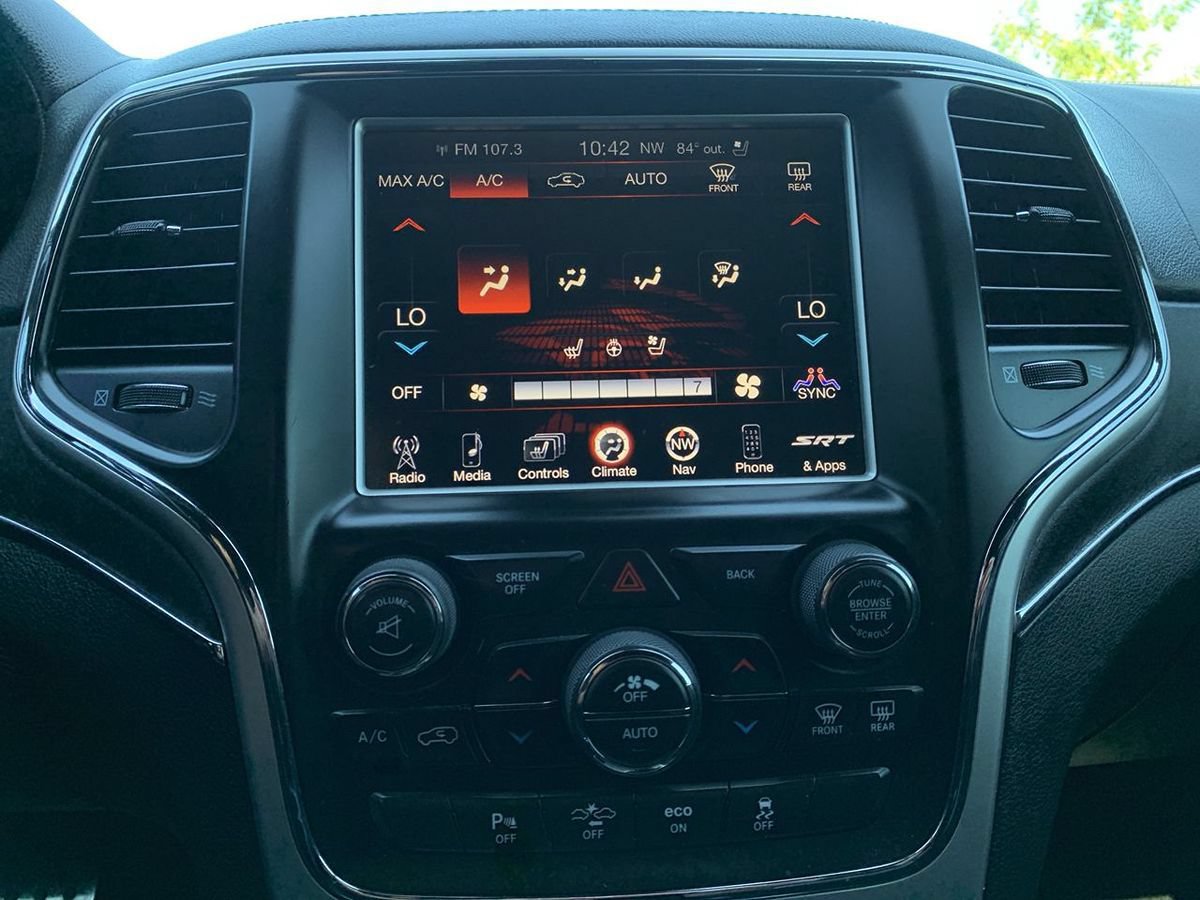 Used 2015 Jeep Grand Cherokee SRT w/ Luxury Group II AWD/4WD image 27