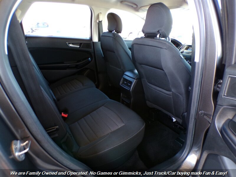Used 2015 Ford Edge SE FWD image 25