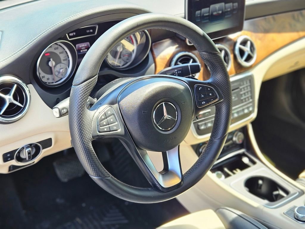 Used 2016 Mercedes-Benz GLA 250 4MATIC image 19
