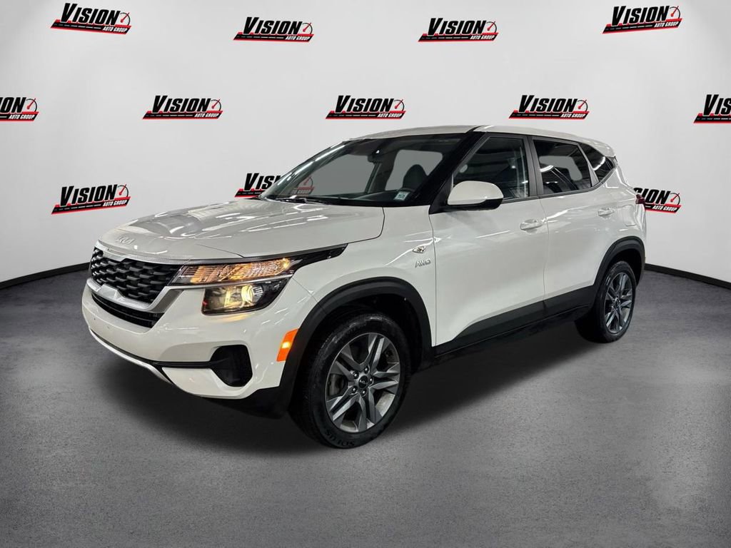 Used 2023 Kia Seltos LX image 1