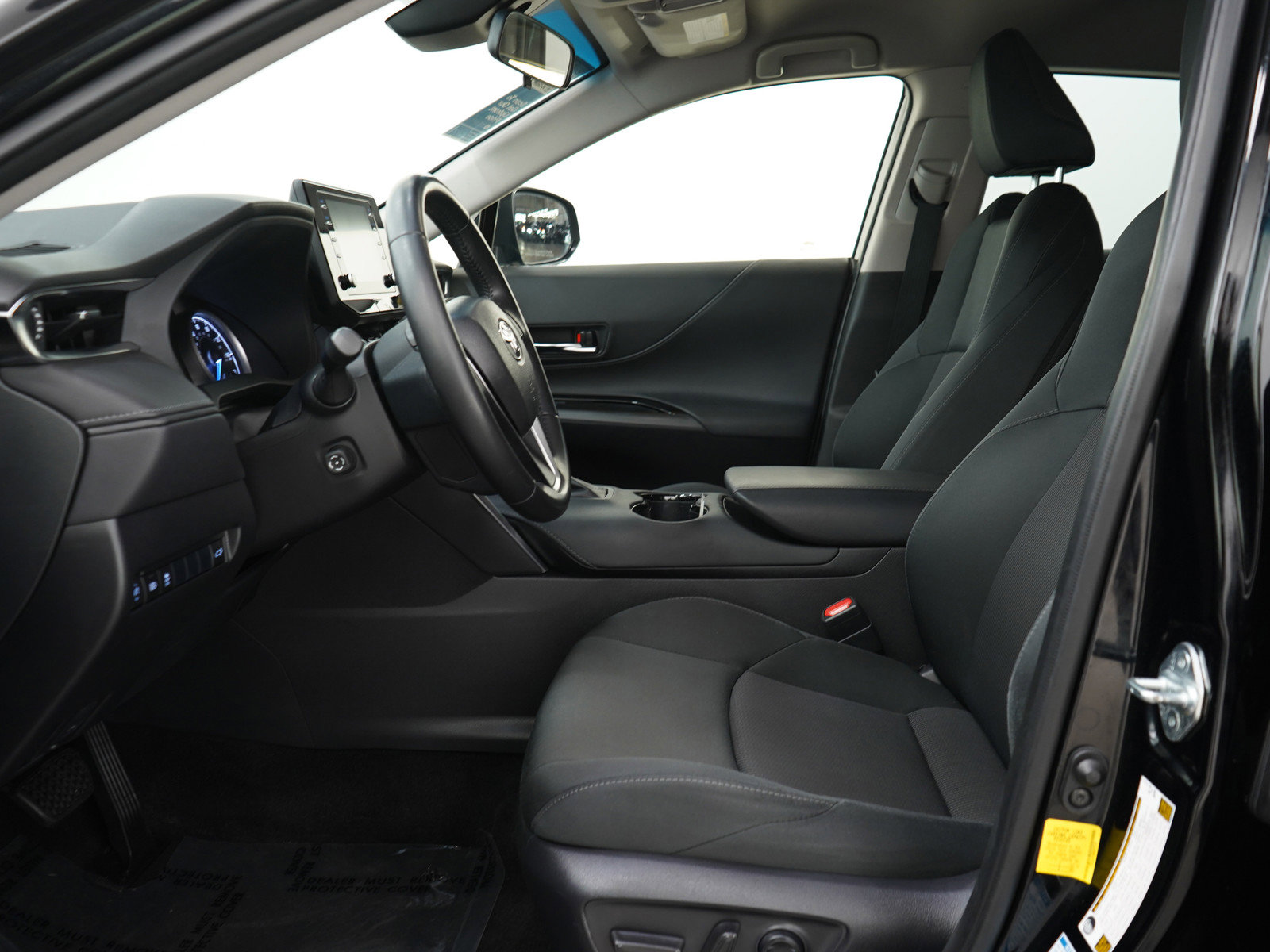 Used 2021 Toyota Venza LE w/ Carpet Mat Package (TMS) AWD/4WD image 23