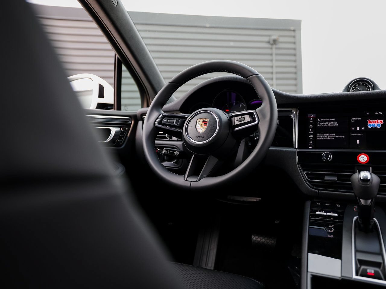 Certified 2026 Porsche Macan AWD/4WD image 25