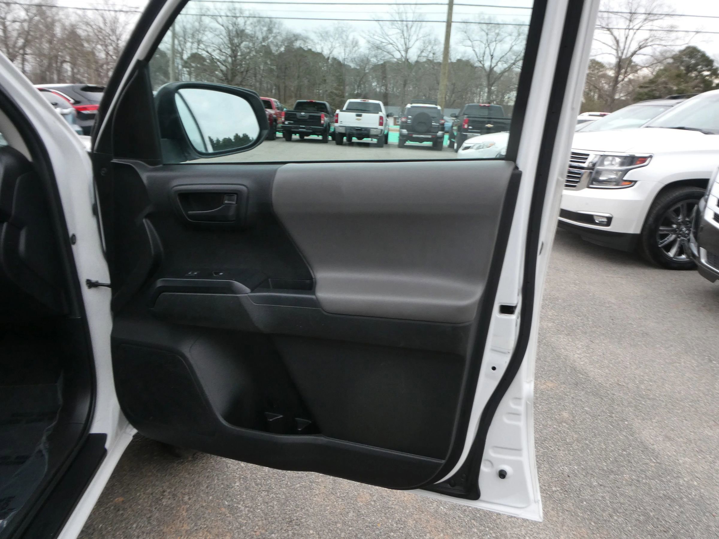 Used 2022 Toyota Tacoma SR image 22