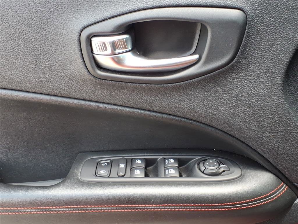 Used 2020 Jeep Compass Trailhawk w/ Cold Weather Group AWD/4WD image 19