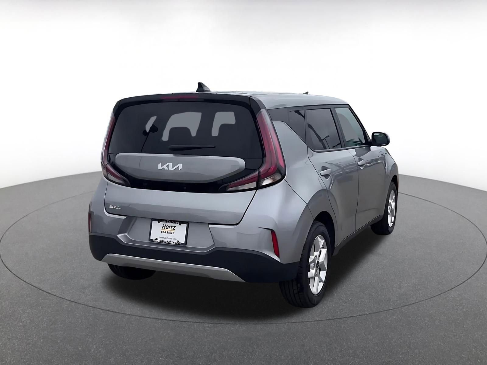 Used 2025 Kia Soul LX w/ LX Technology Package FWD image 14