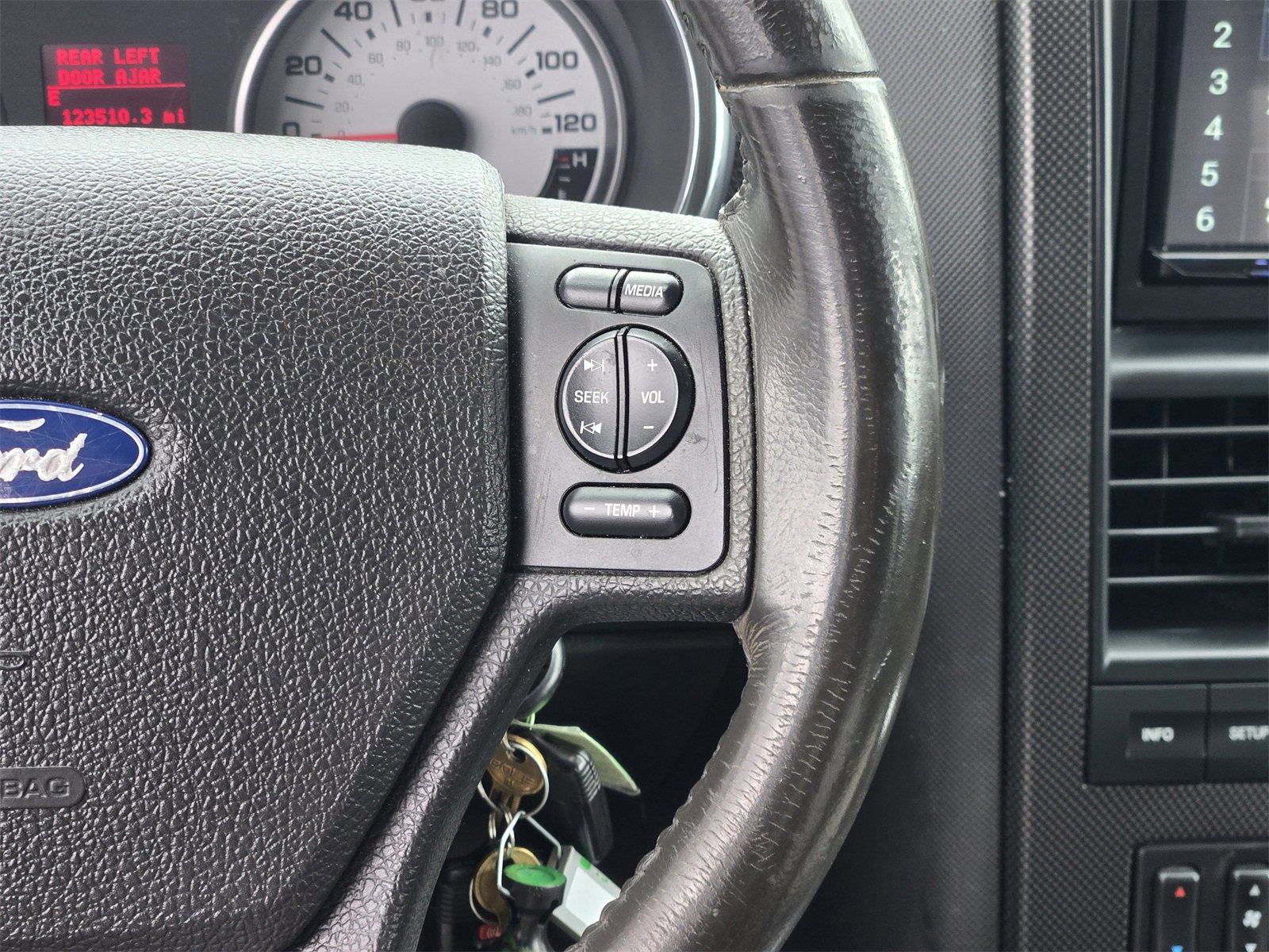 Used 2007 Ford Explorer Sport Trac Limited image 26