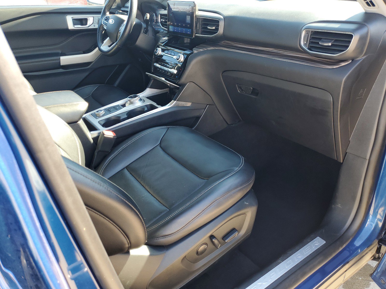 Used 2021 Ford Explorer Limited image 9