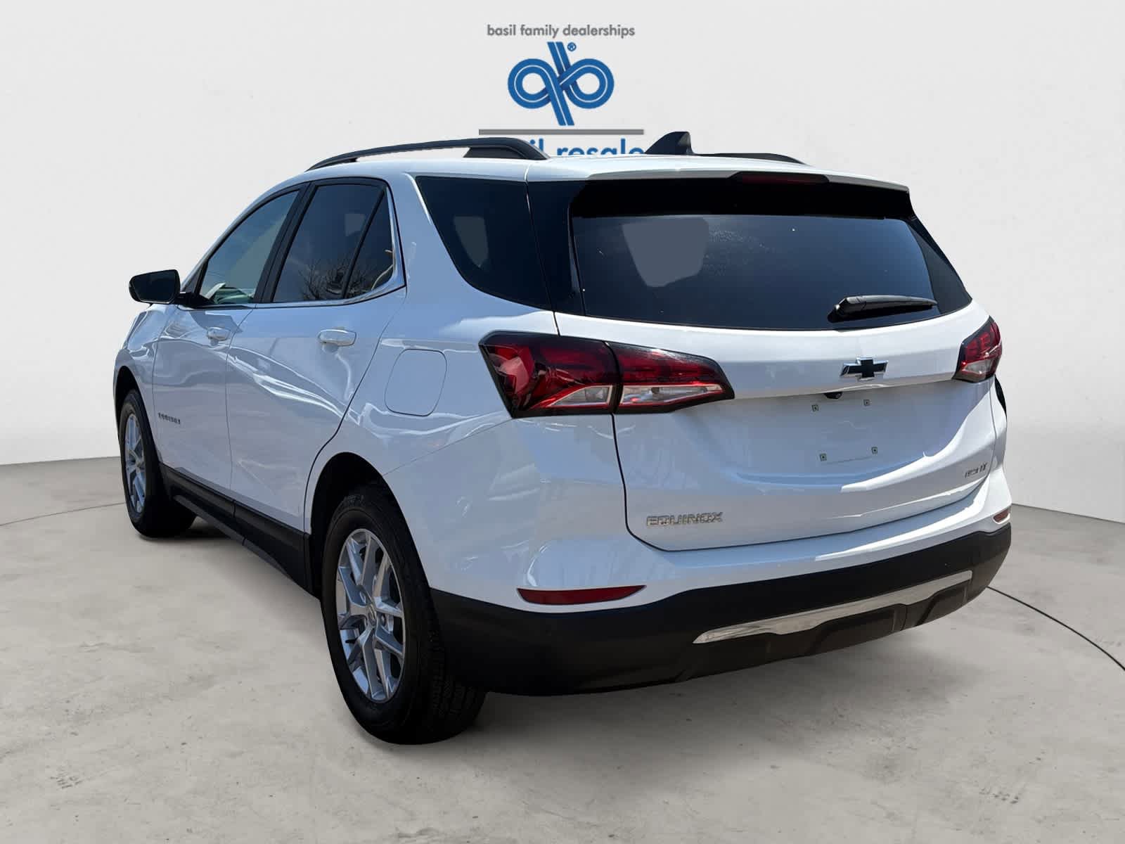 Used 2023 Chevrolet Equinox LT AWD/4WD image 3