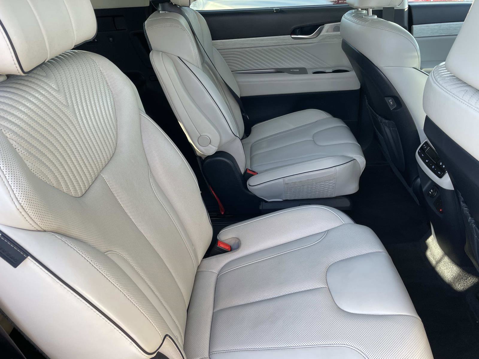 Used 2024 Hyundai Palisade Calligraphy image 27
