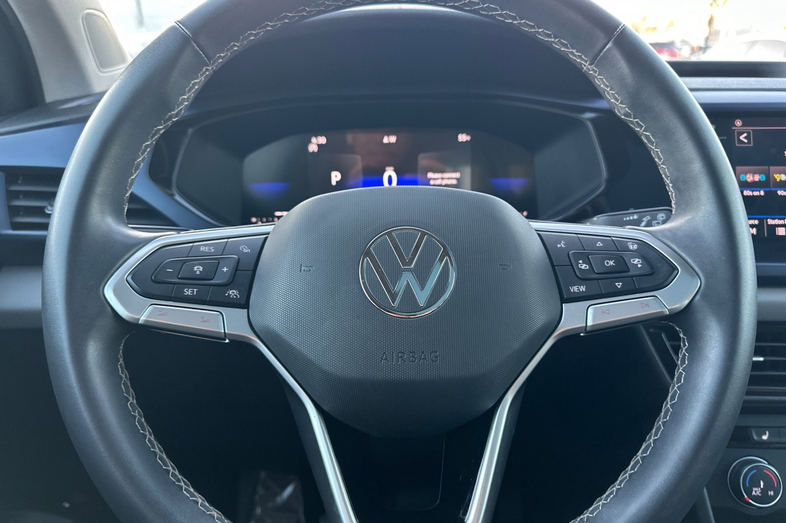 Certified 2022 Volkswagen Taos SE image 23