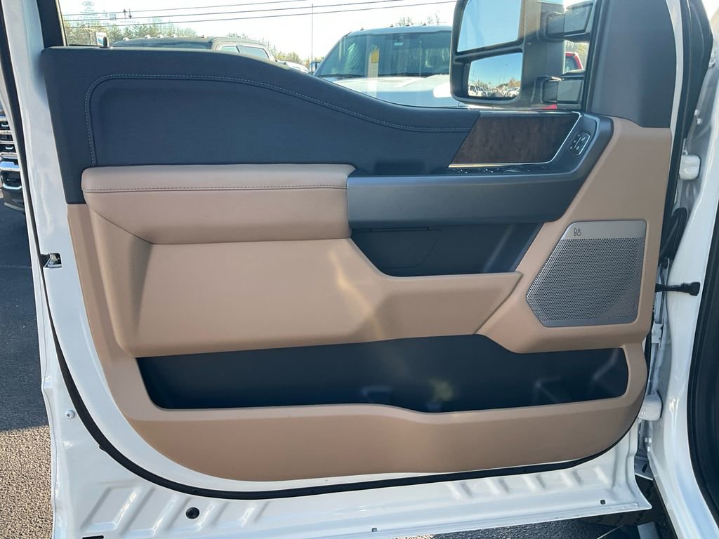 New 2026 Ford F250 Lariat w/ Chrome Package image 17