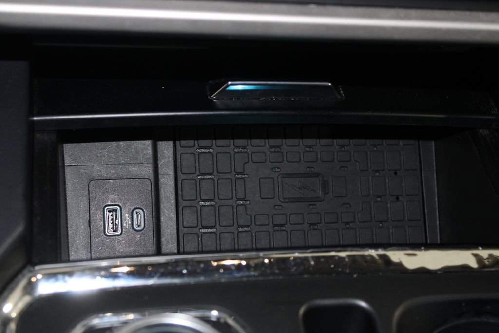 Used 2024 Ford Expedition Max XLT image 48