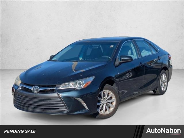 Used 2015 Toyota Camry LE image 1