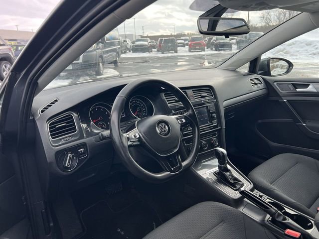 Used 2018 Volkswagen Golf S image 10