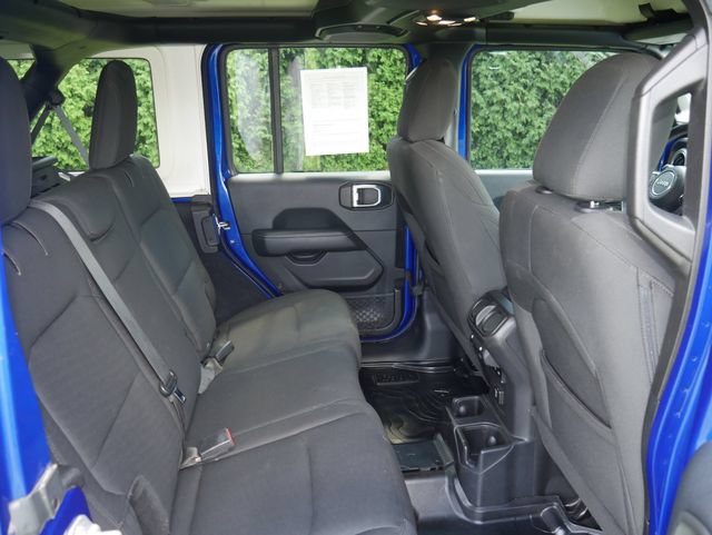 Used 2019 Jeep Wrangler Unlimited Sahara w/ Cold Weather Group AWD/4WD image 21