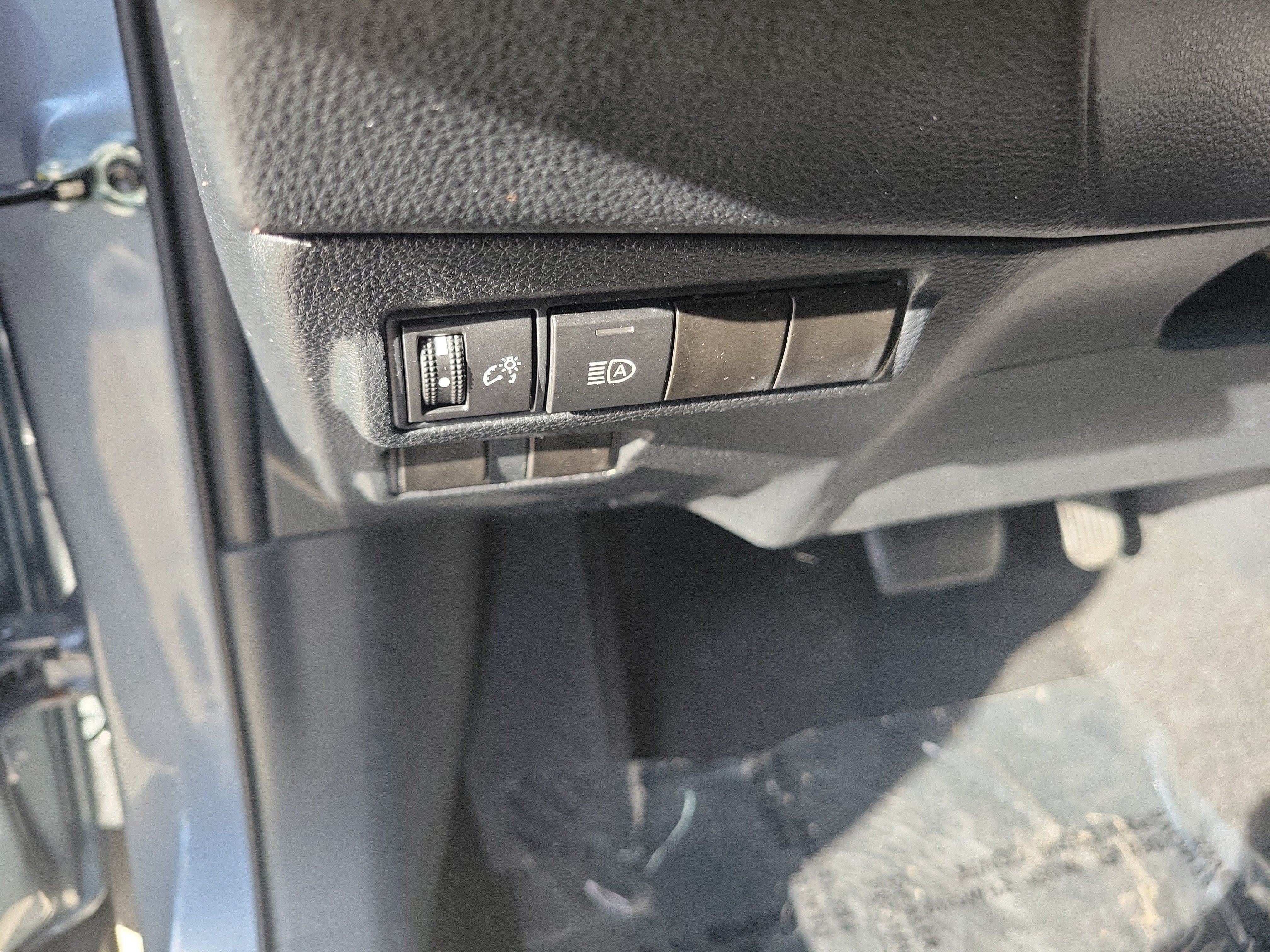 Used 2023 Toyota Corolla Cross LE FWD image 24