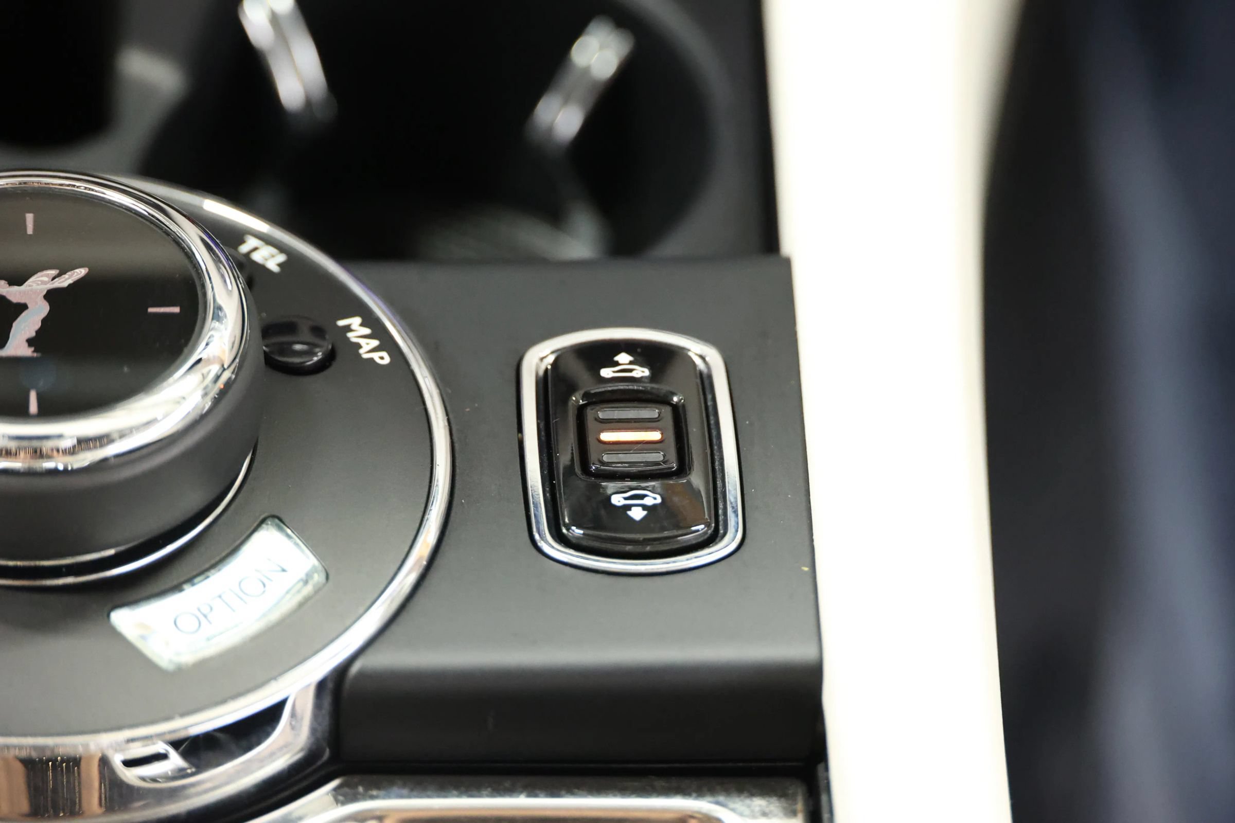 Used 2017 Rolls-Royce Wraith RWD image 60