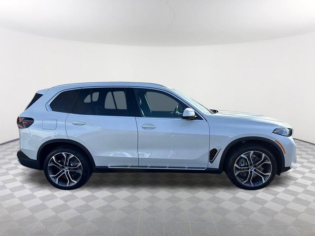 New 2026 BMW X5 sDrive40i image 4