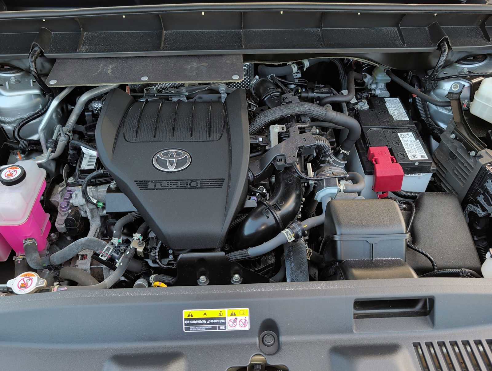 Used 2023 Toyota Highlander L FWD image 17