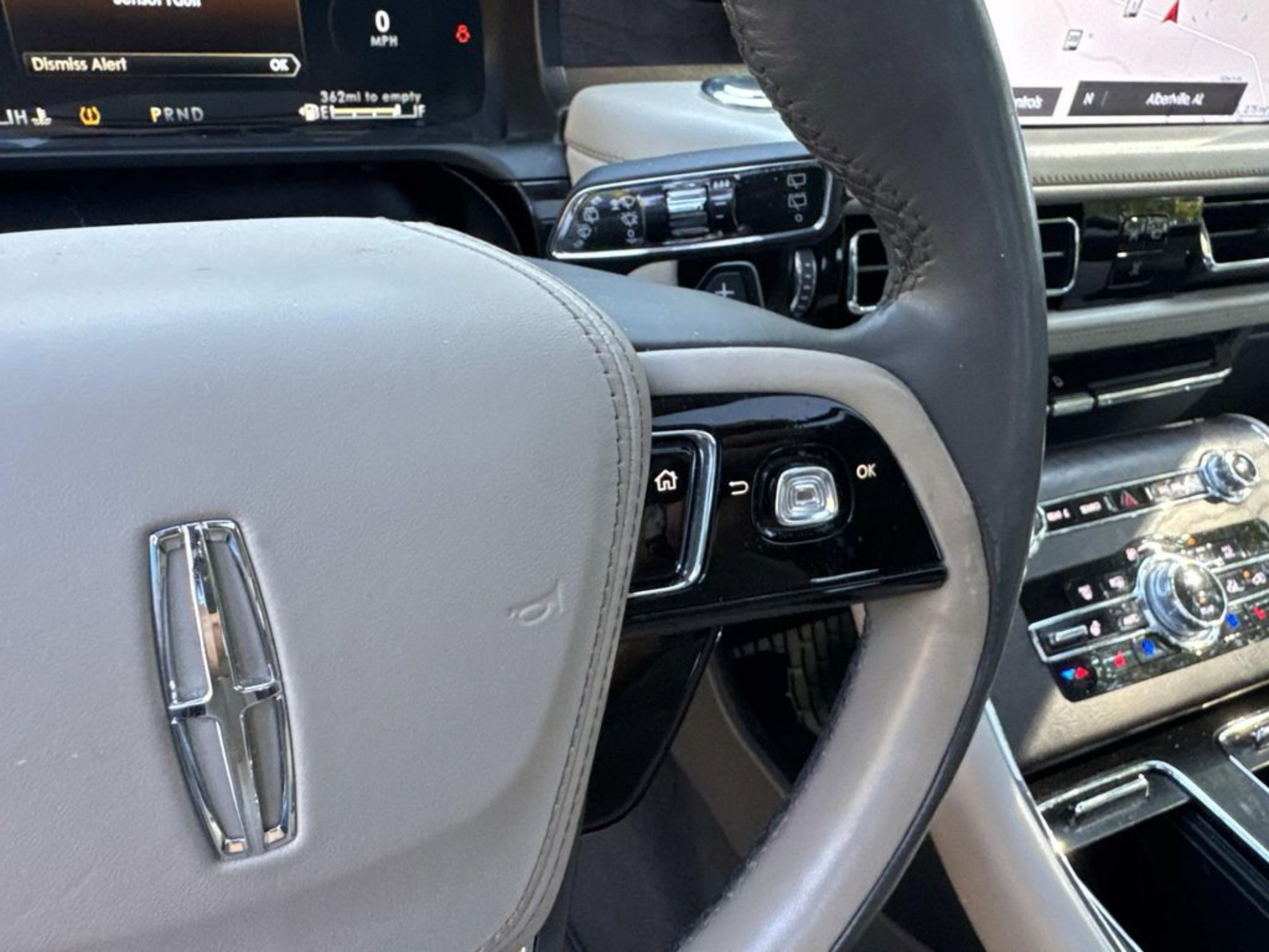 Used 2021 Lincoln Aviator Reserve w/ Elements Package Plus AWD/4WD image 28
